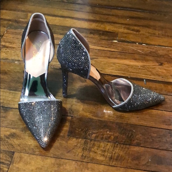 Vigo Fiore Shoes - Pewter Rhinestone Pumps size 8 glitter sparkle